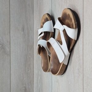 Vionic Women Leather Sandals Flats shoes sz 7